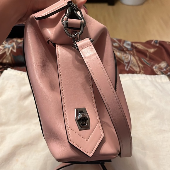 Authentic Givenchy Antigona - Picture 6 of 12